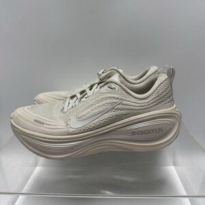 Nike Vomero Plus IO9916-100 Running Shoes Sneakers Beige Cream Women's Size 8.5